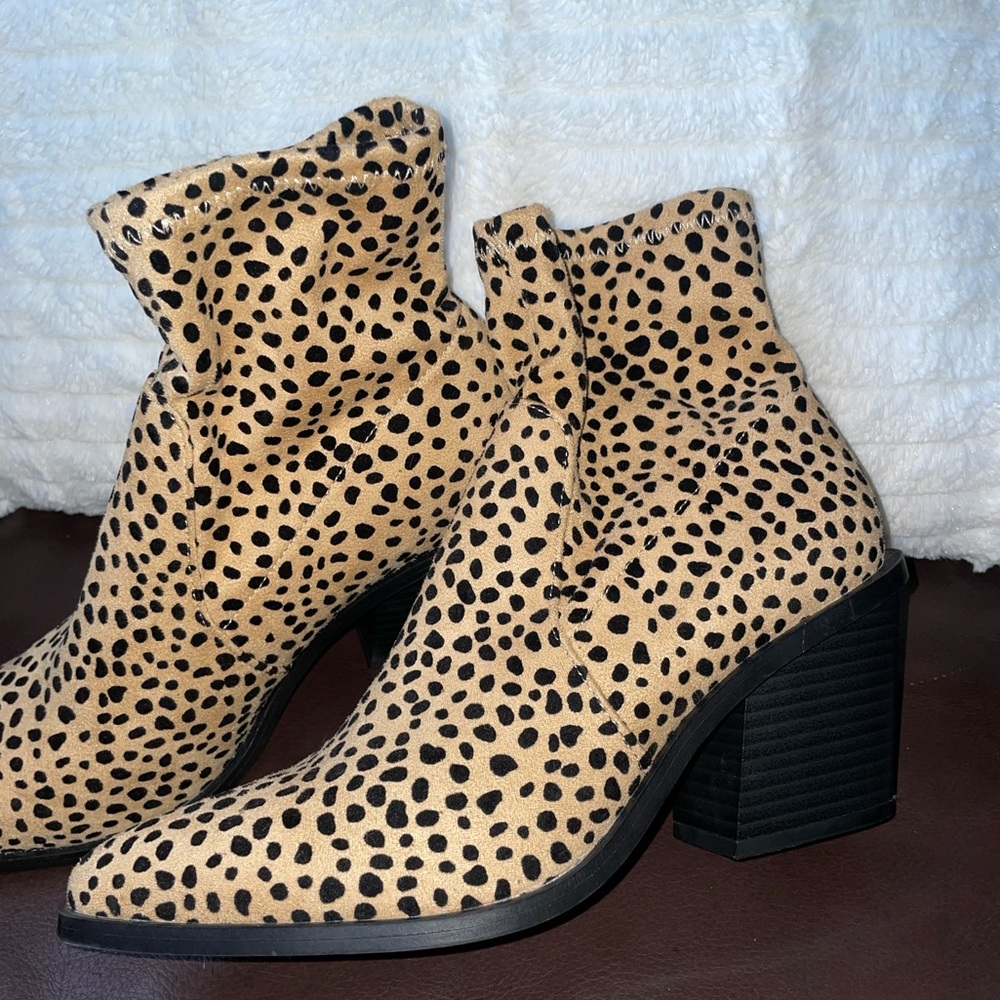 Cute Cheetah Heeled Boots